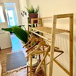 Arty Studio Flat At Downtown