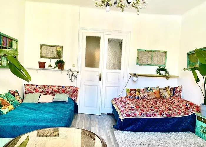 Arty Studio Flat At Downtown